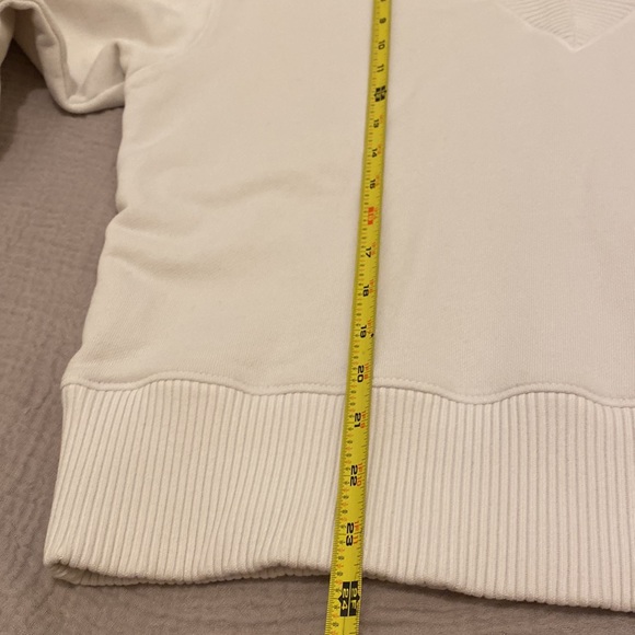 AGOLDE Klara V- neck Sweatshirt. Size M 100% cotton . - Picture 14 of 14